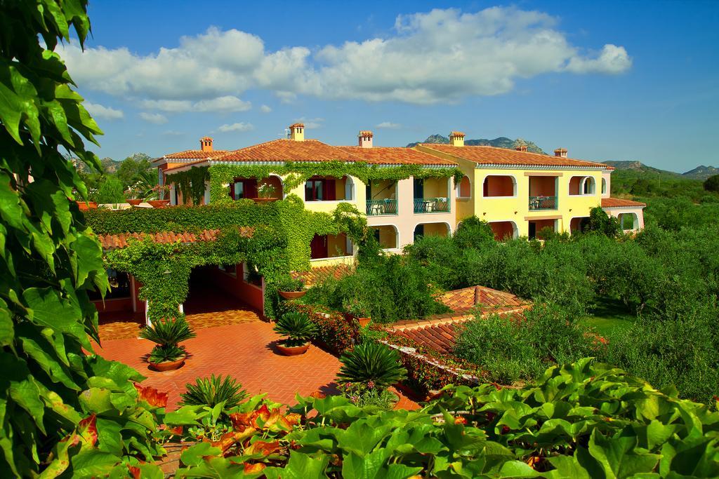I Giardini Di Cala Ginepro Hotel Resort Cala Liberotto Bagian luar foto